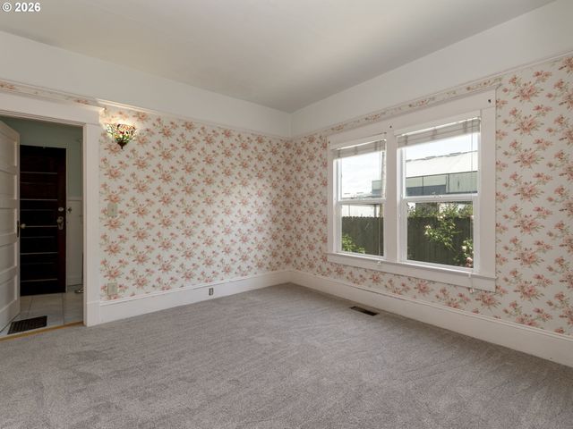715 Ne 5TH St, Mc Minnville, OR 97128