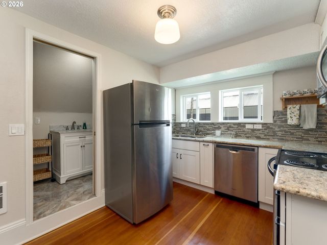 715 Ne 5TH St, Mc Minnville, OR 97128