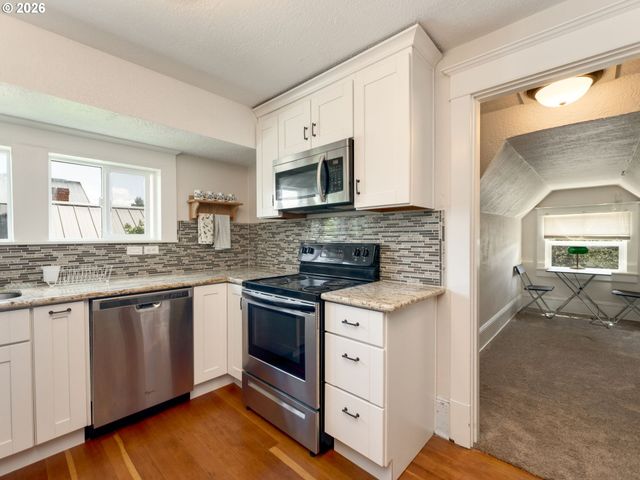 715 Ne 5TH St, Mc Minnville, OR 97128