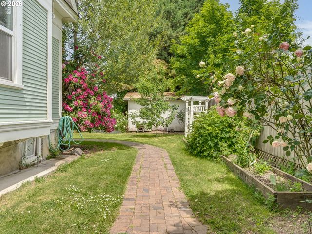 715 Ne 5TH St, Mc Minnville, OR 97128