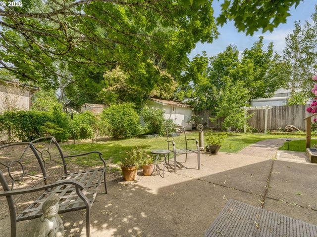 715 Ne 5TH St, Mc Minnville, OR 97128