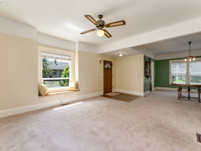 715 Ne 5TH St, Mc Minnville, OR 97128