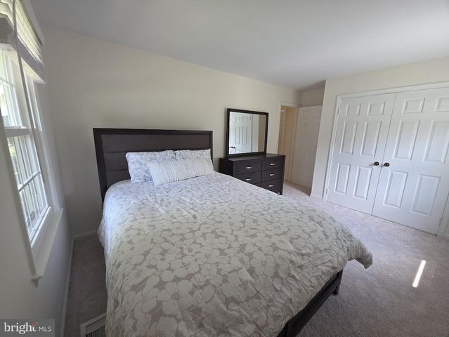 3213 ALLNESS LN, Herndon, VA 20171