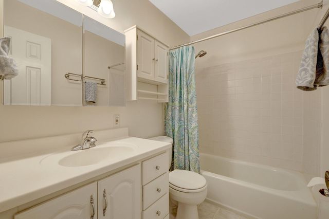 3213 ALLNESS LN, Herndon, VA 20171
