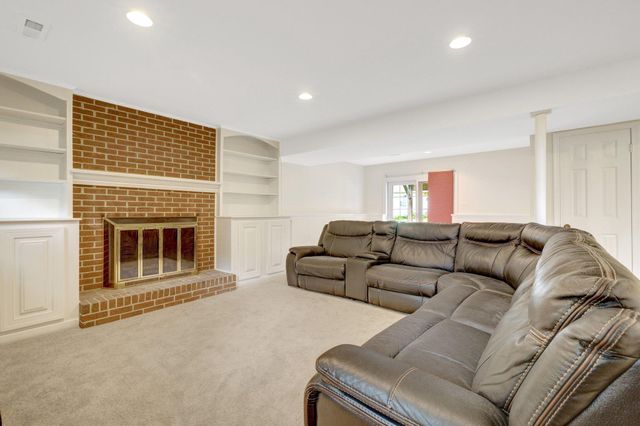 3213 ALLNESS LN, Herndon, VA 20171