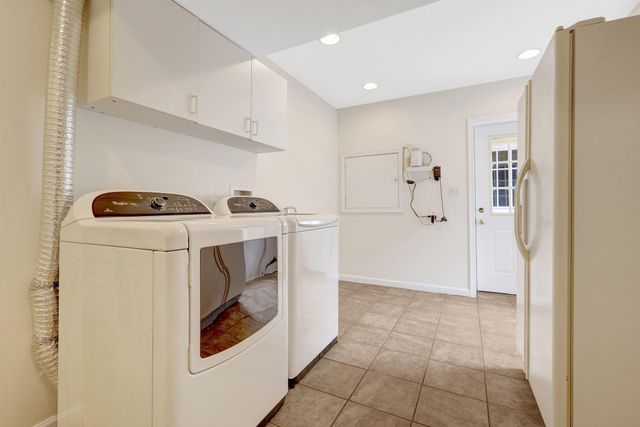 3213 ALLNESS LN, Herndon, VA 20171