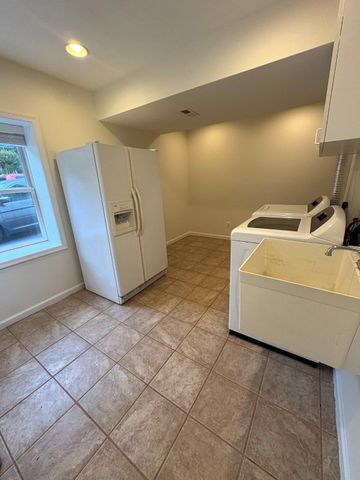 3213 ALLNESS LN, Herndon, VA 20171