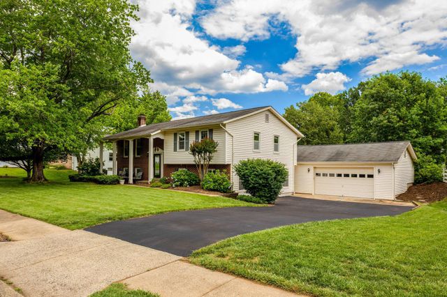 3213 ALLNESS LN, Herndon, VA 20171