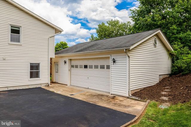 3213 ALLNESS LN, Herndon, VA 20171
