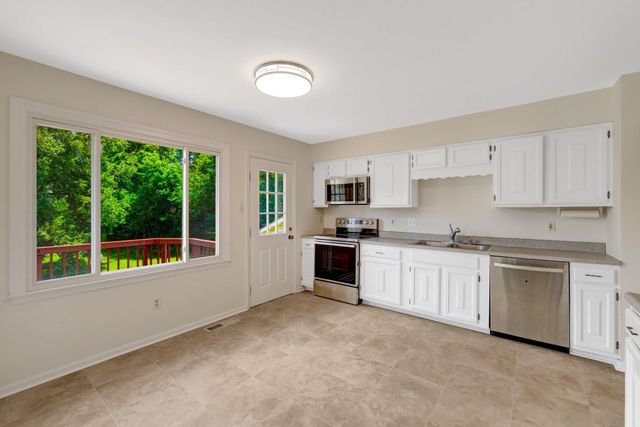 3213 ALLNESS LN, Herndon, VA 20171