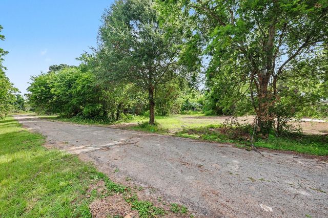 31730 Waller Tomball Road, Waller, TX 77484