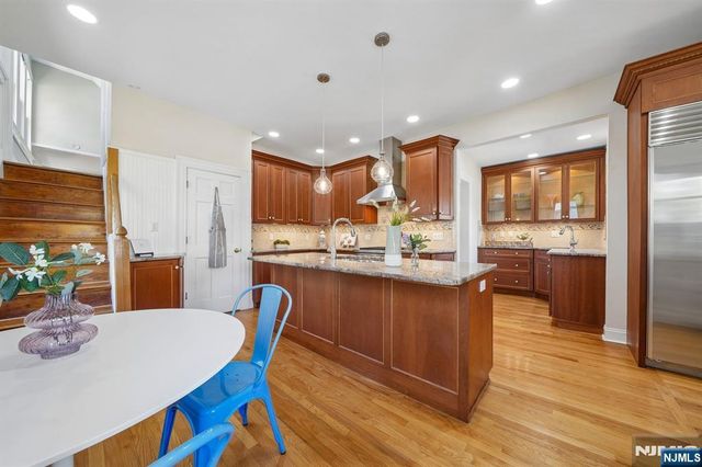 215 Inwood Avenue, Montclair, NJ 07043