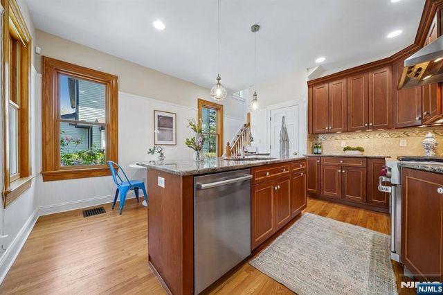 215 Inwood Avenue, Montclair, NJ 07043
