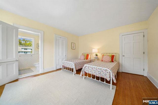 215 Inwood Avenue, Montclair, NJ 07043