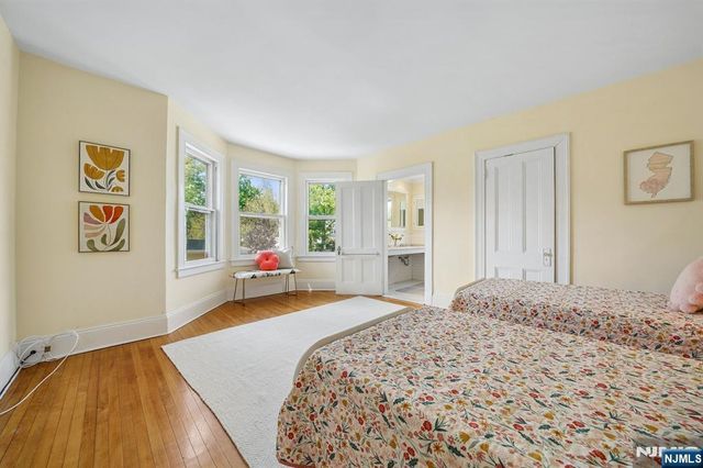 215 Inwood Avenue, Montclair, NJ 07043