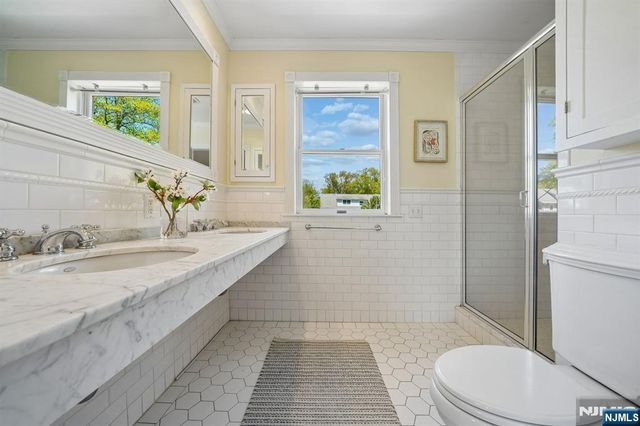 215 Inwood Avenue, Montclair, NJ 07043