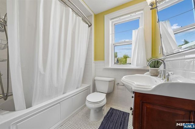 215 Inwood Avenue, Montclair, NJ 07043