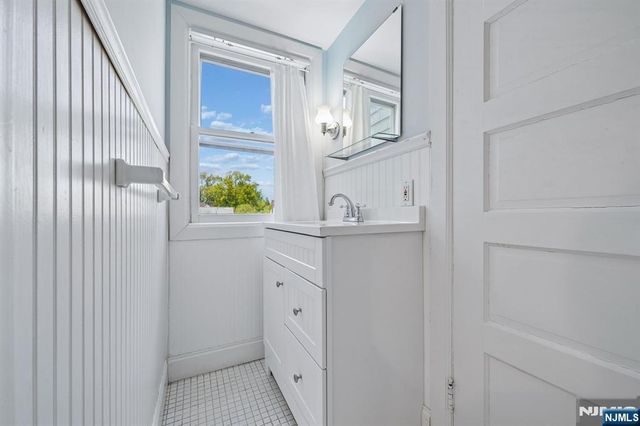 215 Inwood Avenue, Montclair, NJ 07043
