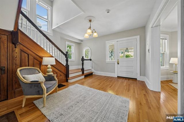215 Inwood Avenue, Montclair, NJ 07043