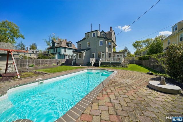 215 Inwood Avenue, Montclair, NJ 07043