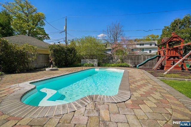 215 Inwood Avenue, Montclair, NJ 07043