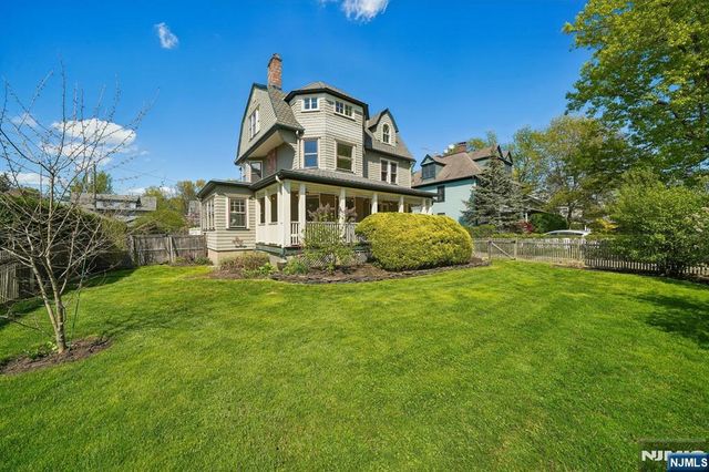215 Inwood Avenue, Montclair, NJ 07043