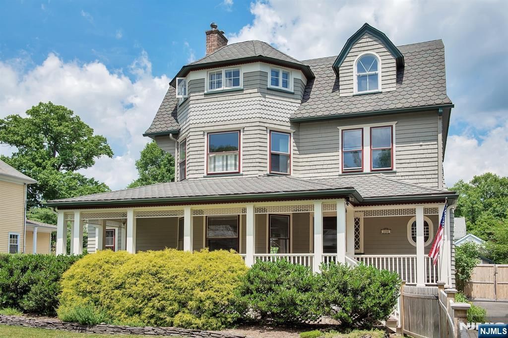 215 Inwood Avenue, Montclair, NJ 07043