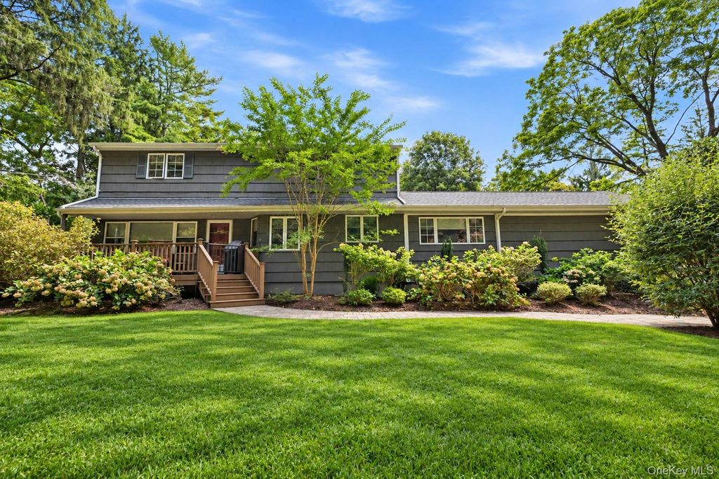 214 Norwood Avenue, Northport, NY 11768 — photo 2