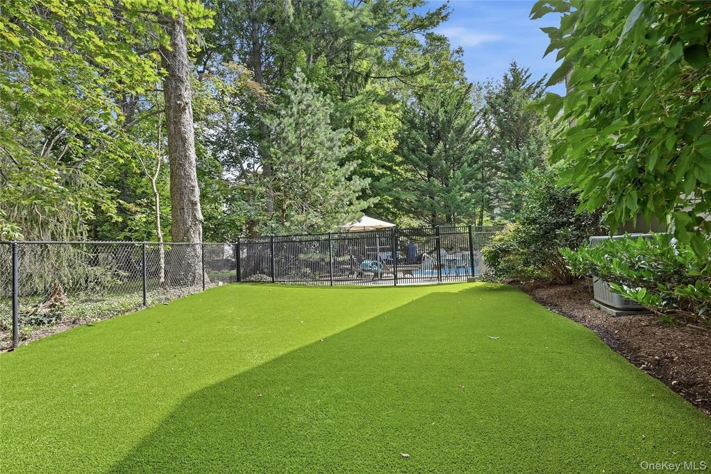 214 Norwood Avenue, Northport, NY 11768 — photo 4