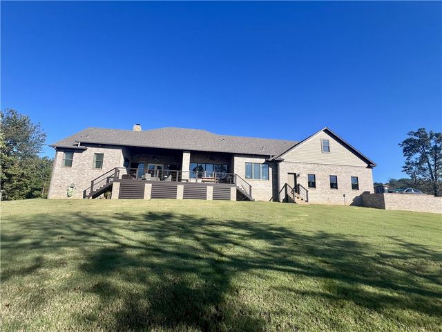 424 Riverstone Street, Russellville, AR 72802