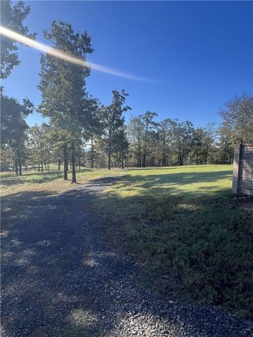 424 Riverstone Street, Russellville, AR 72802