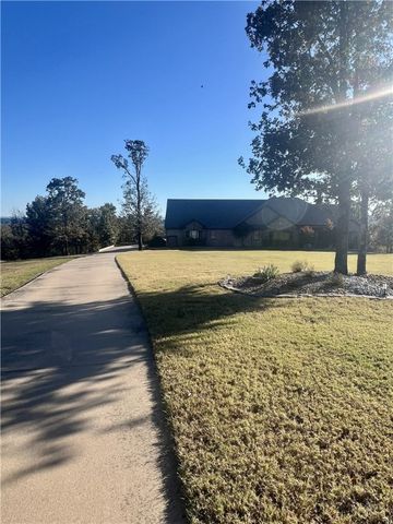 424 Riverstone Street, Russellville, AR 72802