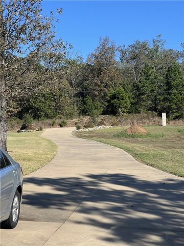 424 Riverstone Street, Russellville, AR 72802