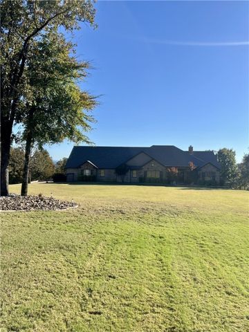 424 Riverstone Street, Russellville, AR 72802