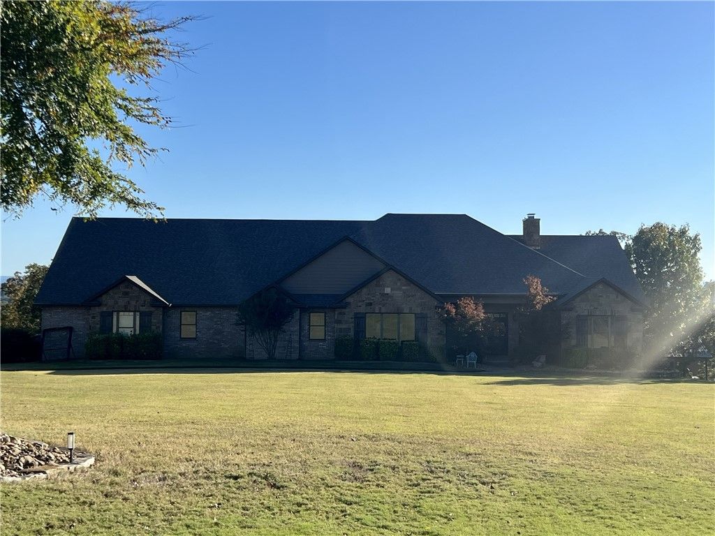 424 Riverstone Street, Russellville, AR 72802