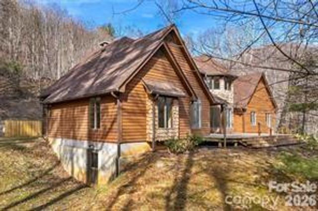 249 Starlin Mountain Road, Bakersville, NC 28705