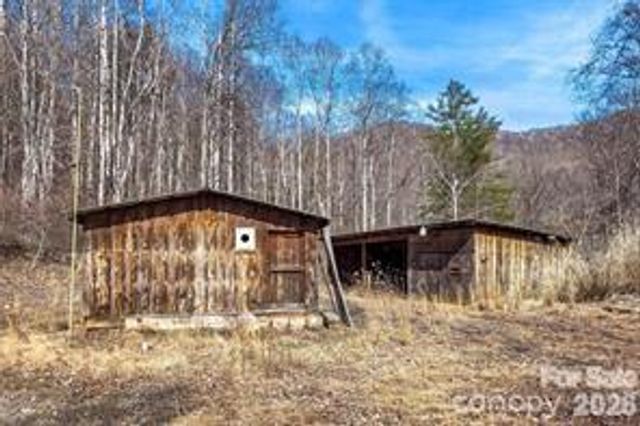 249 Starlin Mountain Road, Bakersville, NC 28705
