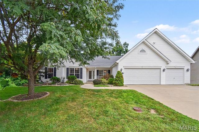 6701 Oxford Lane, Maryville, IL 62062