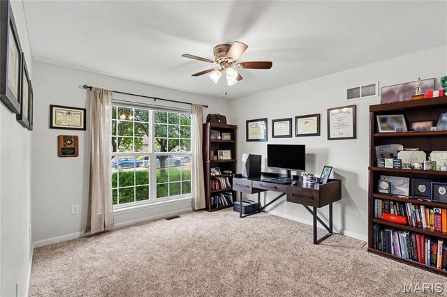 6701 Oxford Lane, Maryville, IL 62062