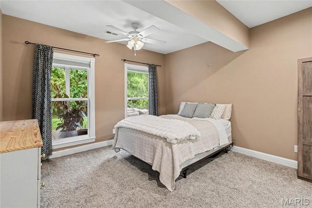 6701 Oxford Lane, Maryville, IL 62062