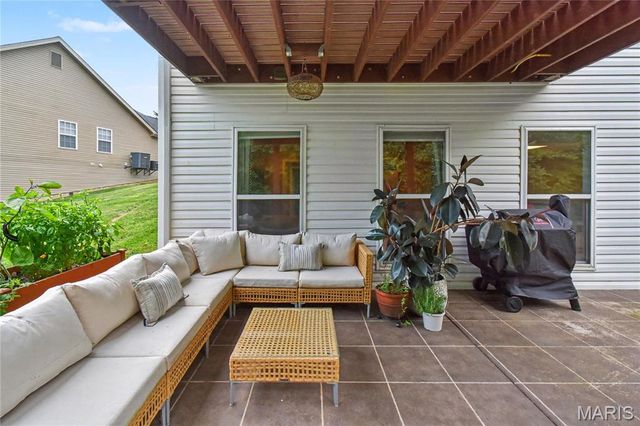 6701 Oxford Lane, Maryville, IL 62062