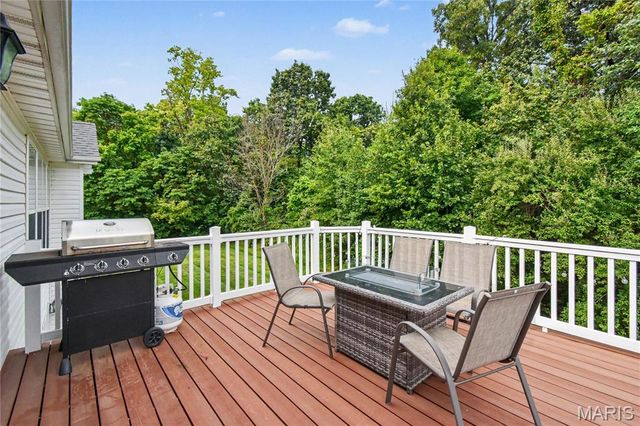 6701 Oxford Lane, Maryville, IL 62062