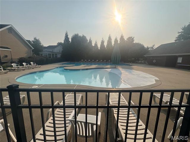 6701 Oxford Lane, Maryville, IL 62062