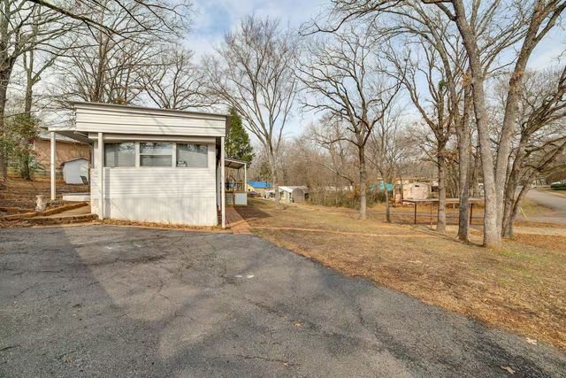 101 Crocker Drive, Malakoff, TX 75148
