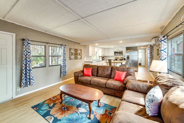 101 Crocker Drive, Malakoff, TX 75148