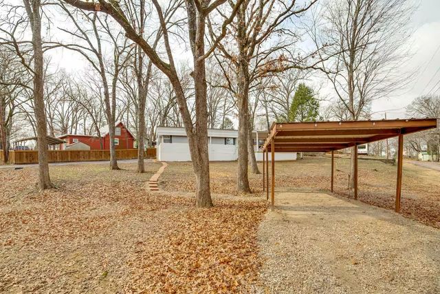 101 Crocker Drive, Malakoff, TX 75148