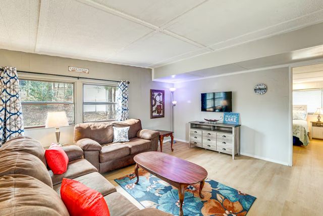 101 Crocker Drive, Malakoff, TX 75148