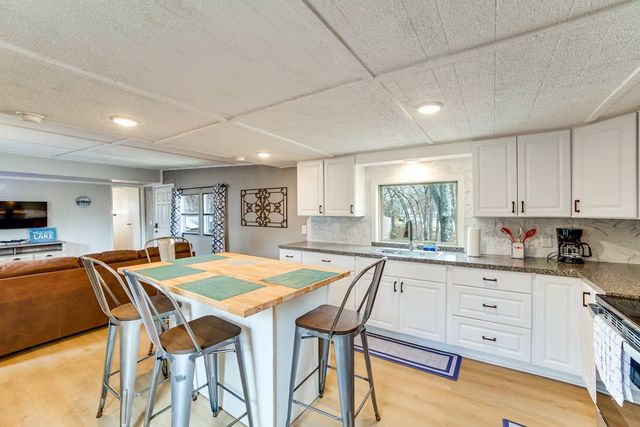 101 Crocker Drive, Malakoff, TX 75148