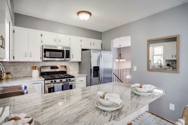 3855 Glacier Lane N, Plymouth, MN 55446