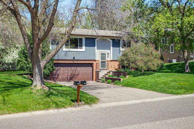 3855 Glacier Lane N, Plymouth, MN 55446